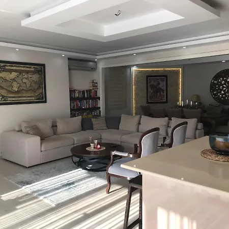 Luxury Duplex With Garden 시데